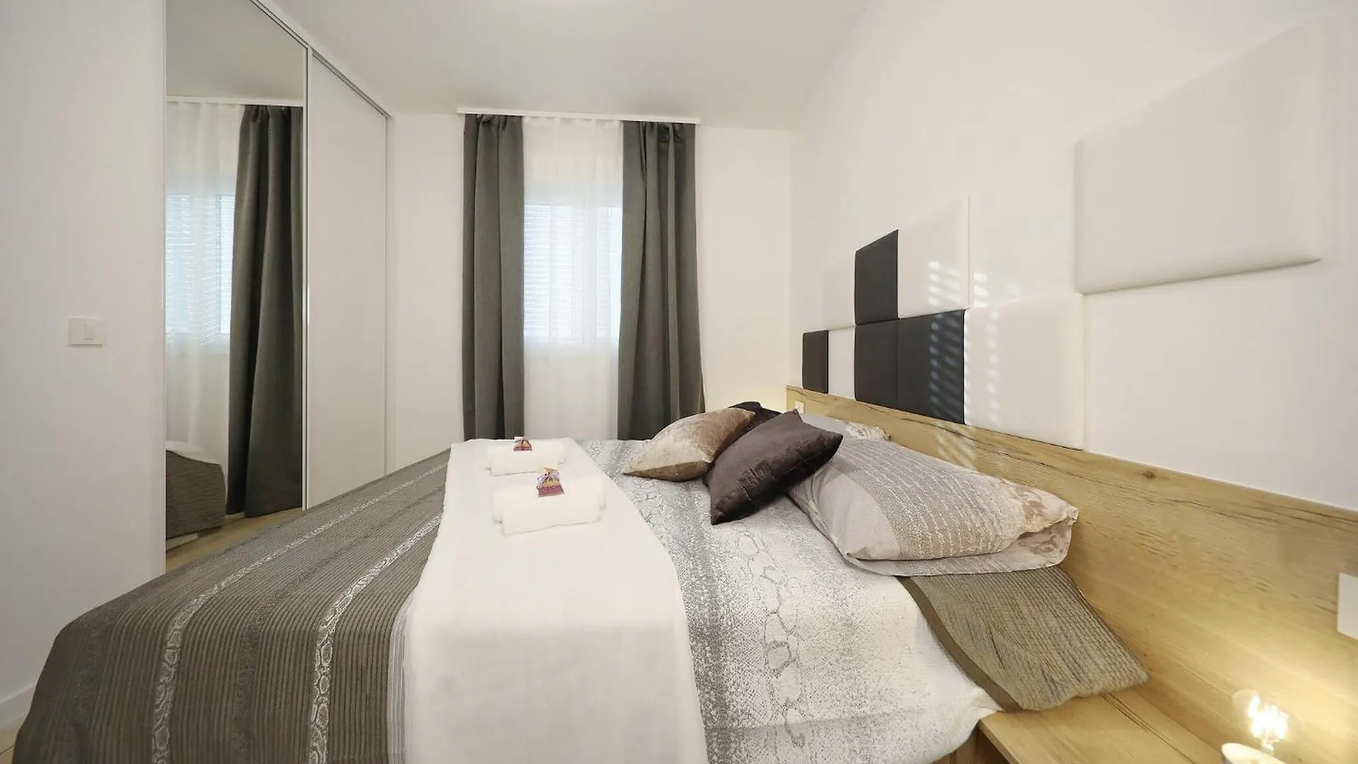 2 Bedroom Lovely Apartment In Zadar 0*,  Croácia